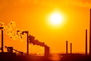 La Cour internationale de justice considère que la protection du climat est liée à un environnement propre et que celui-ci constitue la base du droit fondamental à la vie. Cela pourrait avoir des conséquences lors de futures procédures judiciaires en Suisse également (archives). KEYSTONE/DPA/MARCEL KUSCH